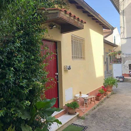 Casina Di Nina Apartment ลีวอร์โน ภายนอก รูปภาพ